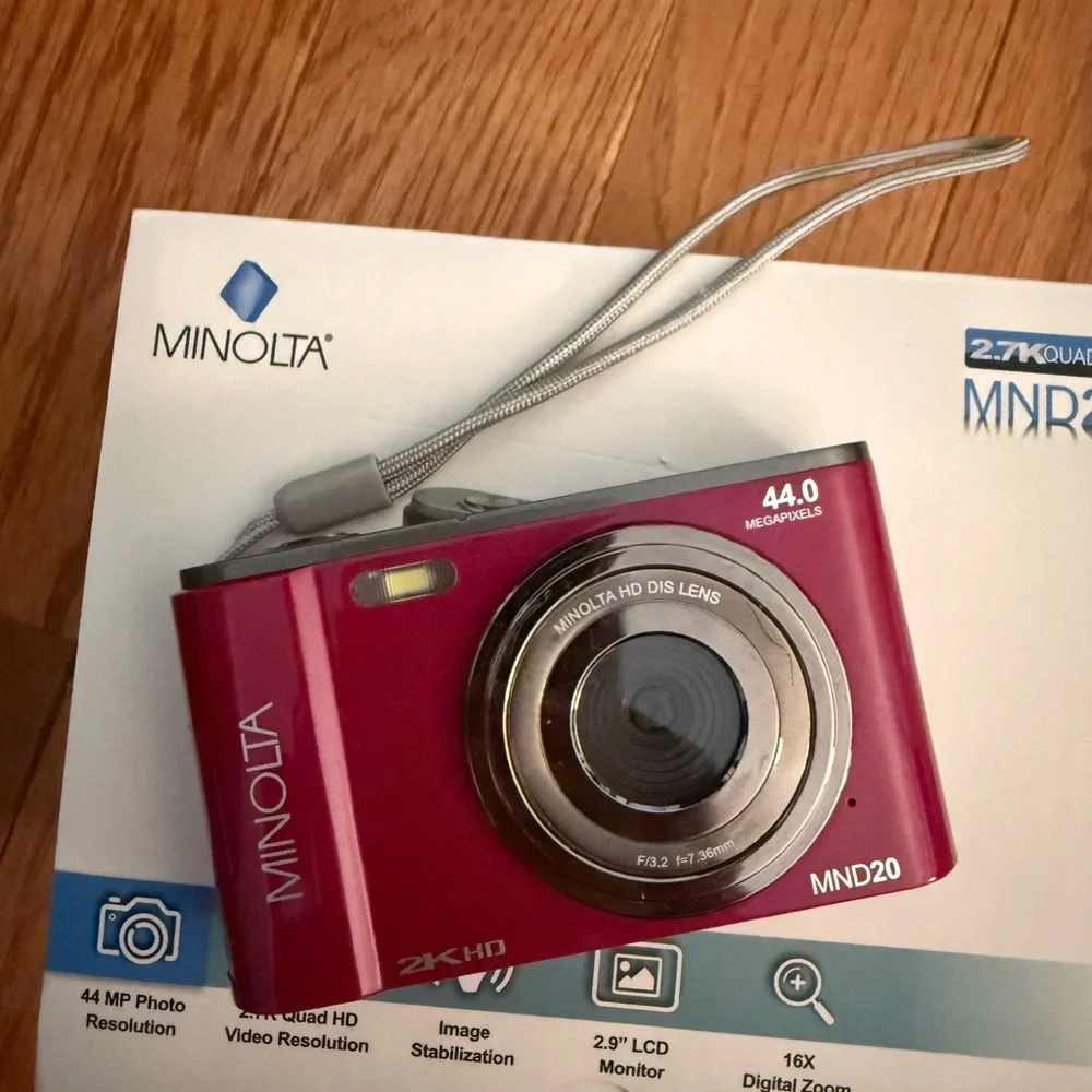 Digital Camera with 44.0 Megapixels